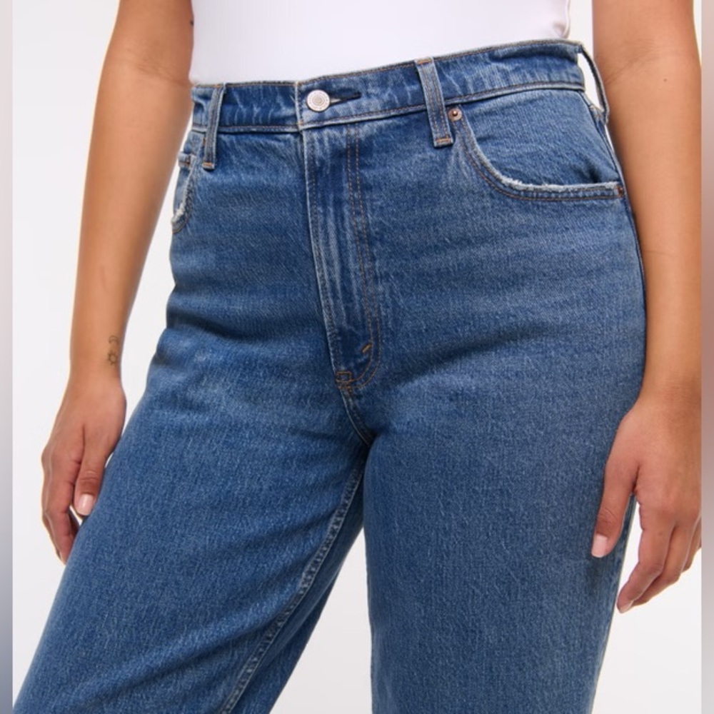 Abercrombie Ultra High Rise 90’s Straight Jean